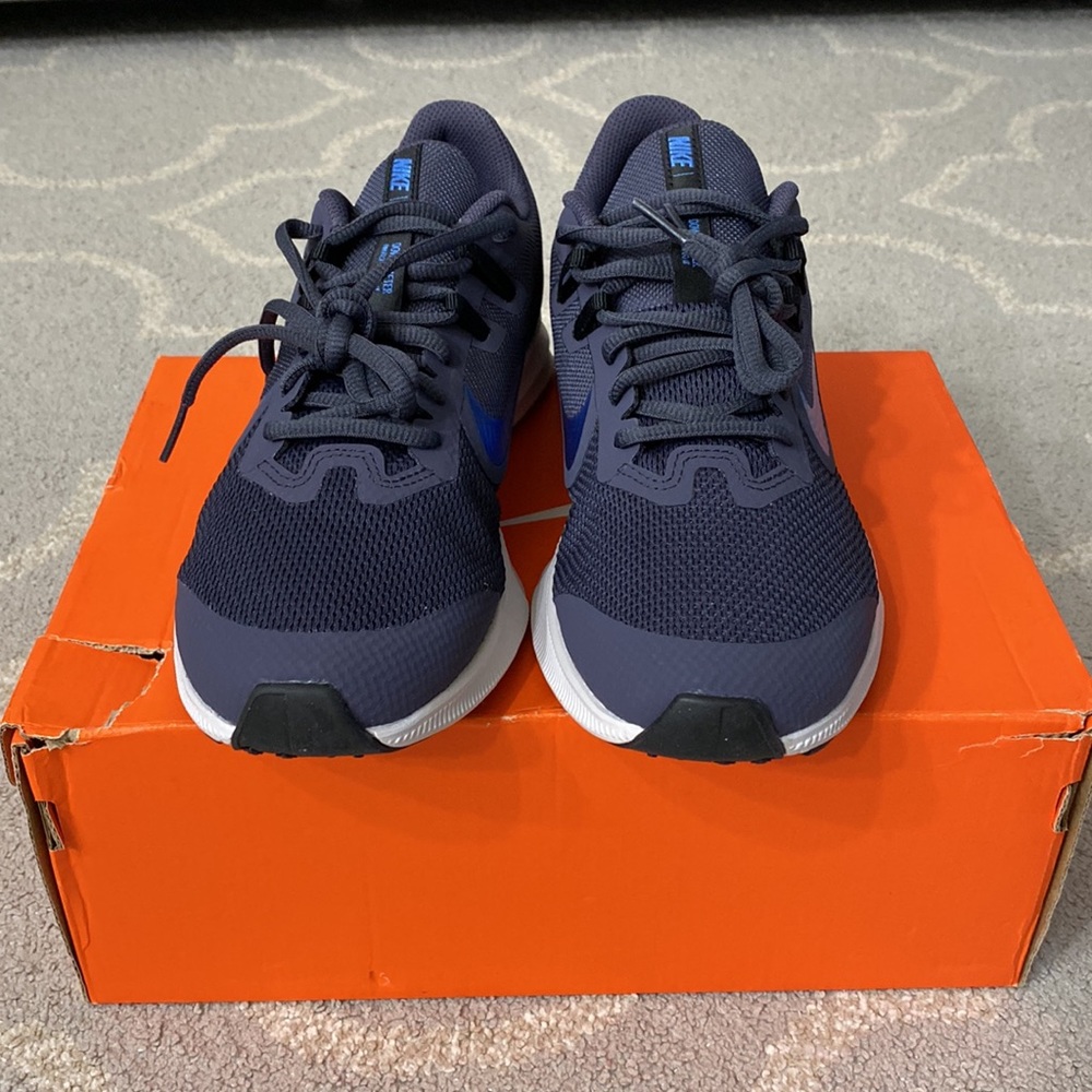 NIKE DOWNSHIFTER 9 (GS) NWT - Picture 5 of 11